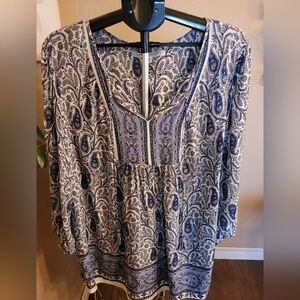 NWOT Max Studio Navy and White Paisley V-Neck Tunic